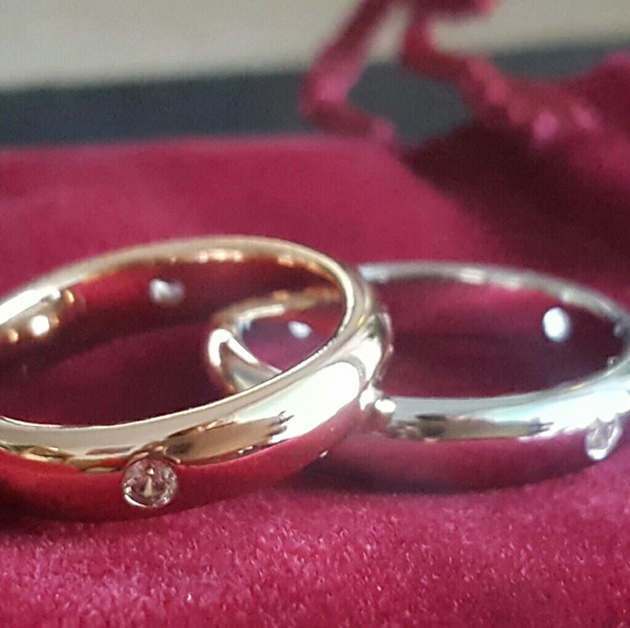 Flush Setting CZ Ring - Picture 4 of 7